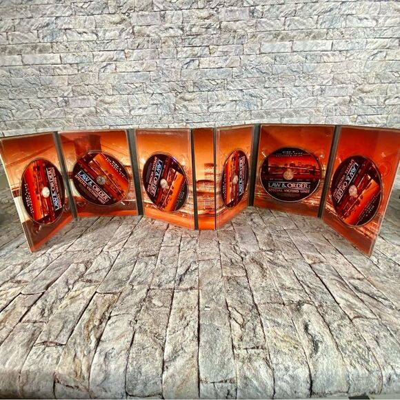 Law & Order Special Victims Unit The First Year Dvd Box Set 1999 Six Disc Set - Picture 4 of 4